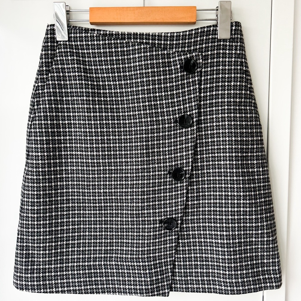 Simon’s Contemporaine houndstooth print wool skirt